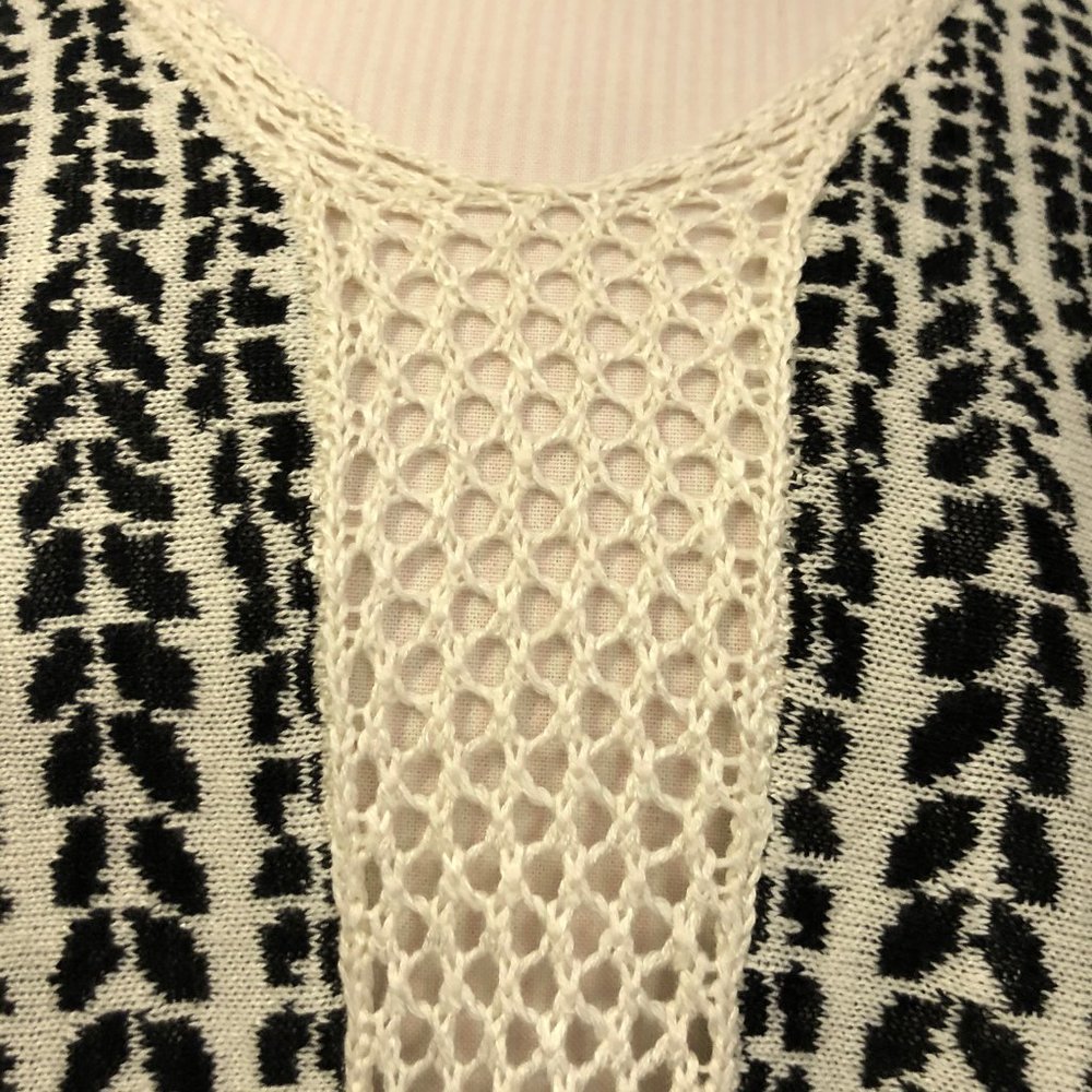 C Wonder Jacquard Knit Short Sleeve Sweater Poncho - Picture 4 of 8